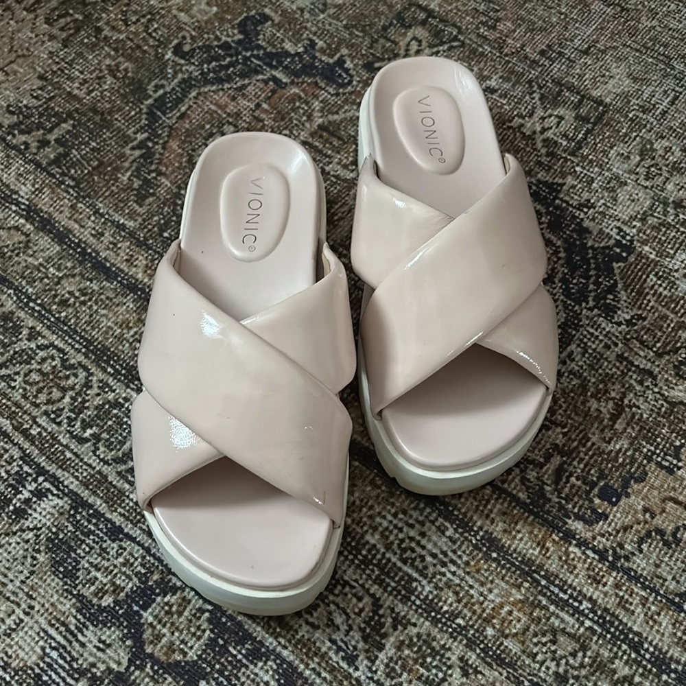 Vionic Vesta sandals